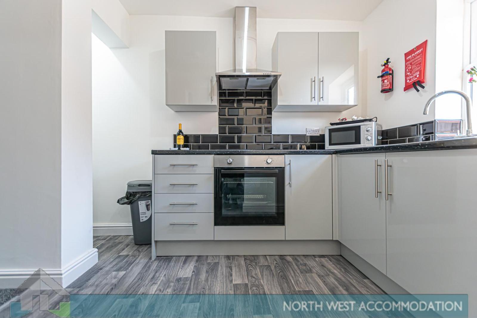 Relocation Or Family Stay 3Br Home In Warrington Extérieur photo